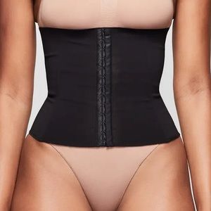 SKIMS Waist Trainer  🔥NWT🔥